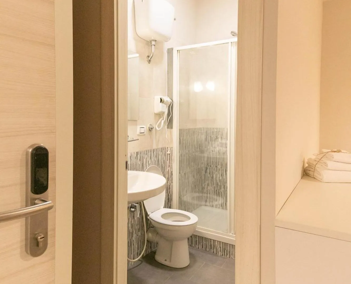 招待所 Dafne Room Suites Con Terrazza 罗马 意大利