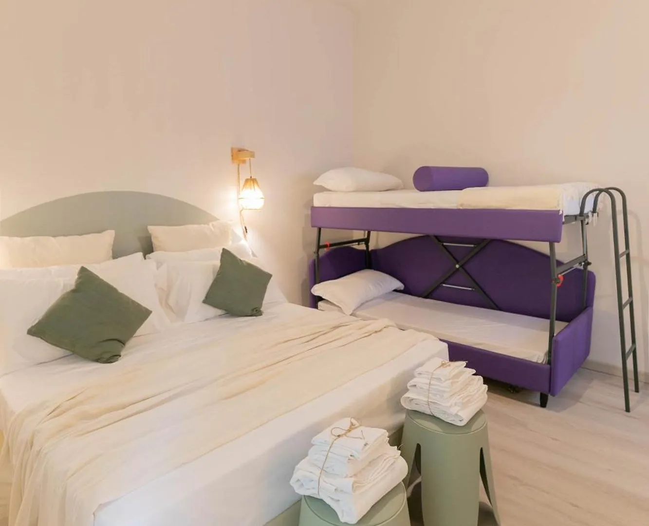 Dafne Room Suites Con Terrazza Rome Guest house