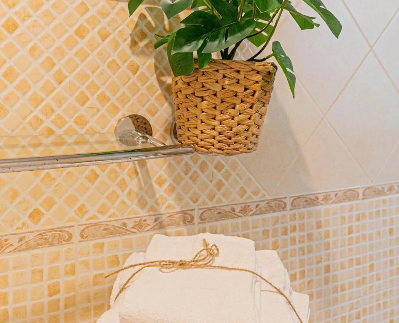 Dafne Room Suites Con Terrazza Rome Guest house